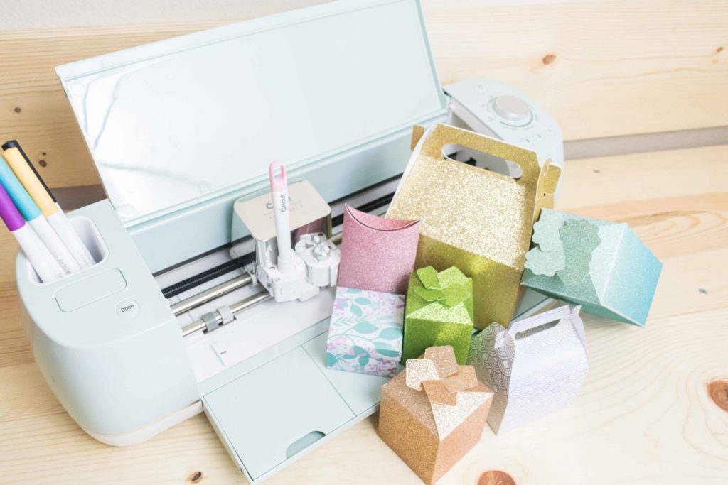 How to Make & Assemble Beautiful Boxes with your Cricut